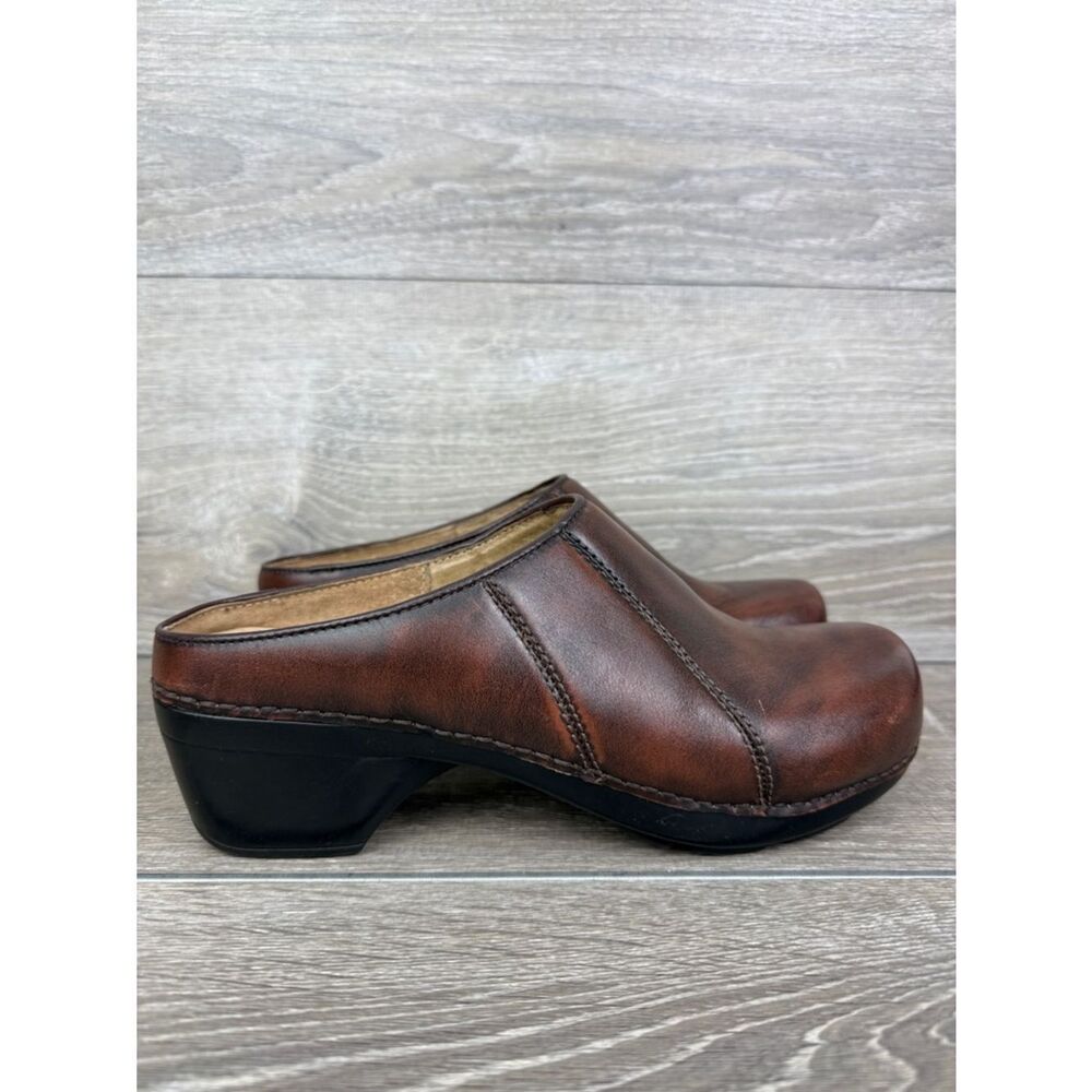 Dansko Sienna Women’s Sz 10.5-11/EU 41 Brown Leather Slip On Heeled Clogs Mules